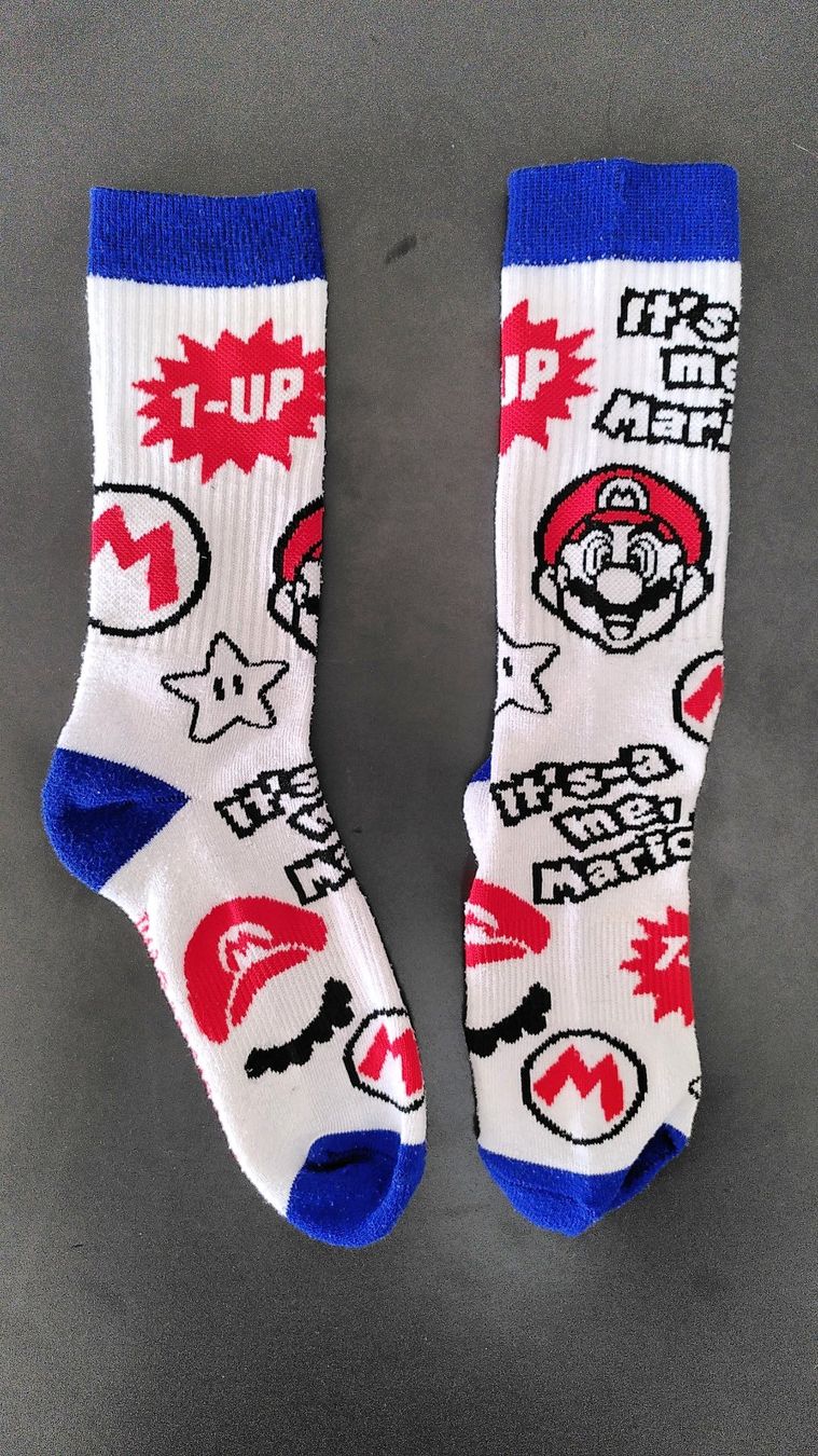 Socken für Kinder: Nintendo Super Mario Bros Socken – Neu (gemäss Beschreibung) aus Bertschikon Gossau von Mengelha 2
