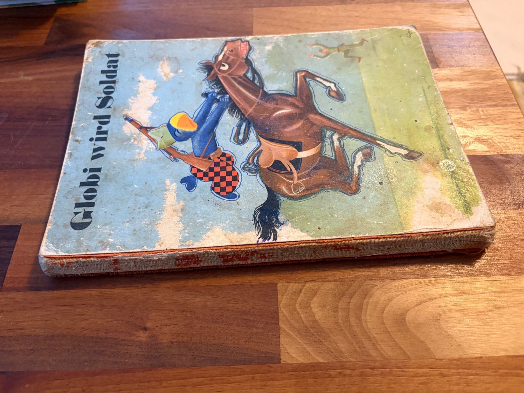 Libri: Globi wird Soldat 1.Auflage von 1940 – Usato da Zäziwil venduto da meri79. 2