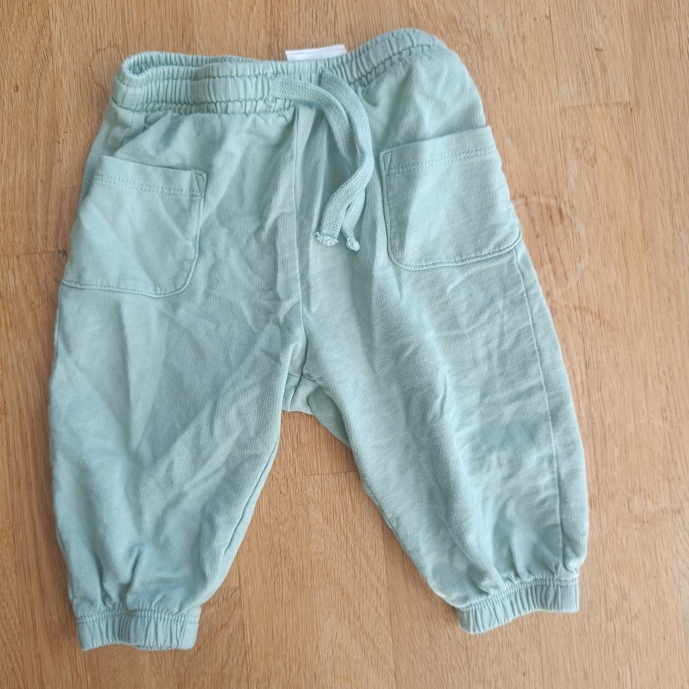 Hosen: Trainerhose Grösse 68 – Gebraucht aus Jaberg von urig17.