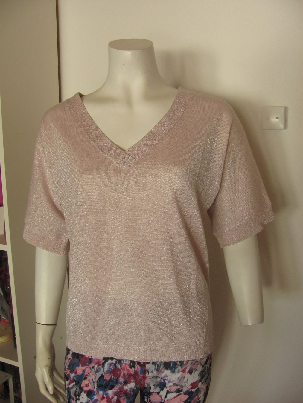 La Redoute Maglioni & Felpe: Damen Pullover kurzarm rosa Glitzer V-Ausschnitt neu – Usato da Gümligen venduto da Fantapanda 2