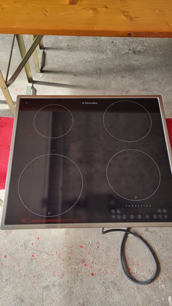 Electrolux Elettrodomestici da cucina: Induktionskochfeld Elektrolux – Usato da Obergerlafingen venduto da Sabroe00