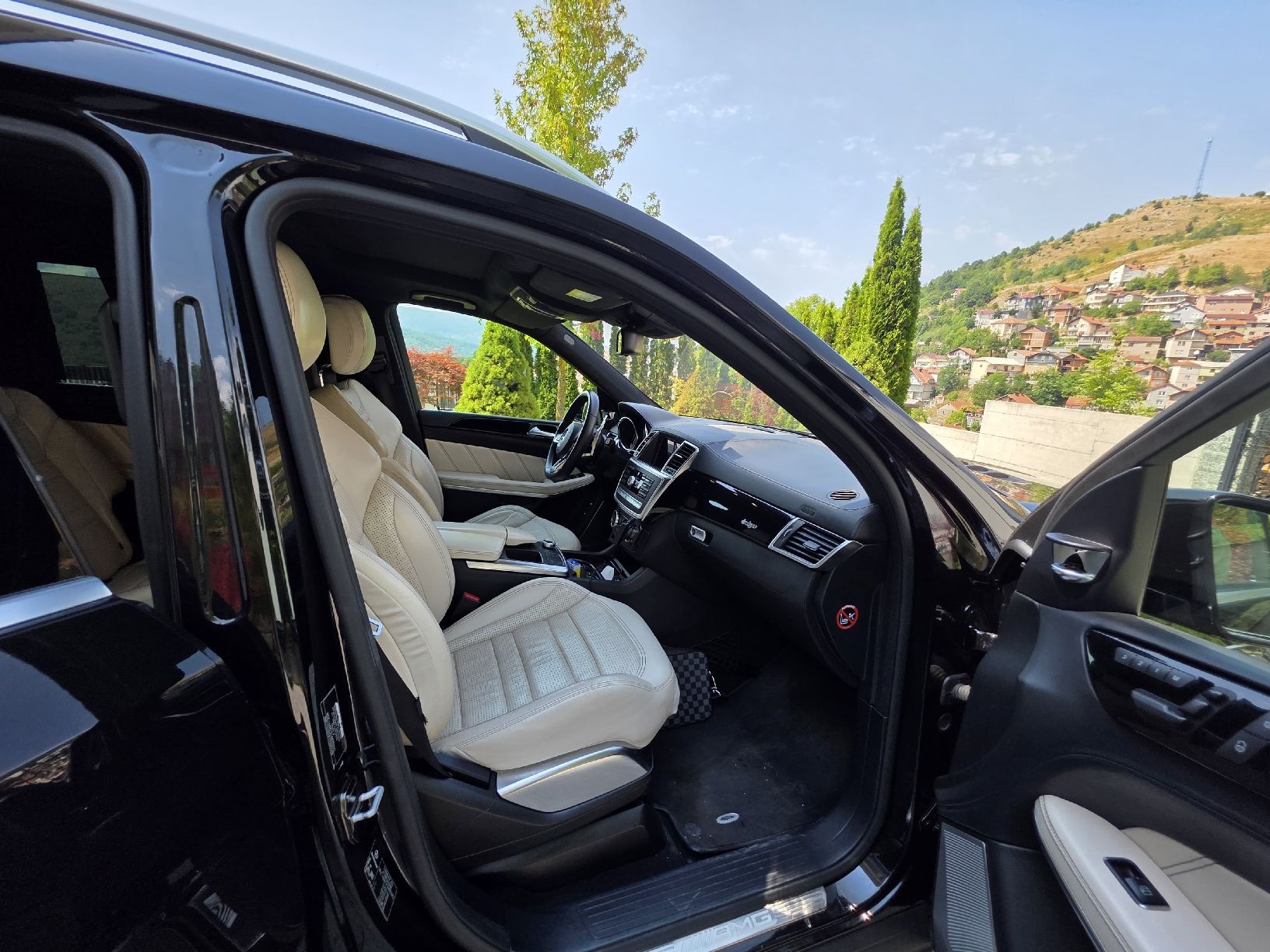 Mercedes-Benz Autos: Mercedes GL 63 AMG - 7 Sitzer – Gebraucht aus Volketswil von Dbx_856 7