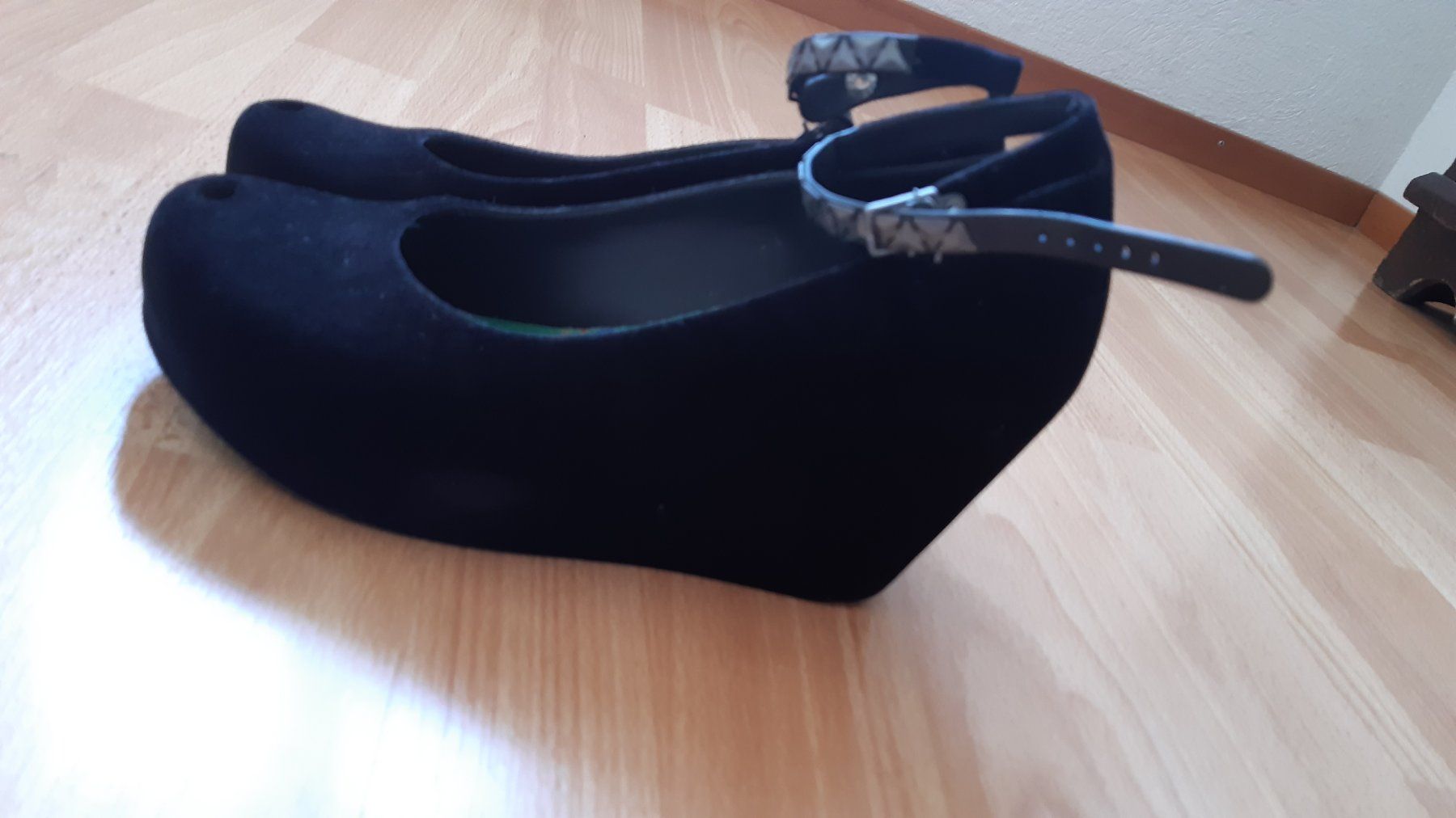 Scarpe da donna: Melissa chaussures 40 – Usato da Treycovagnes venduto da Diabolik70orange 1