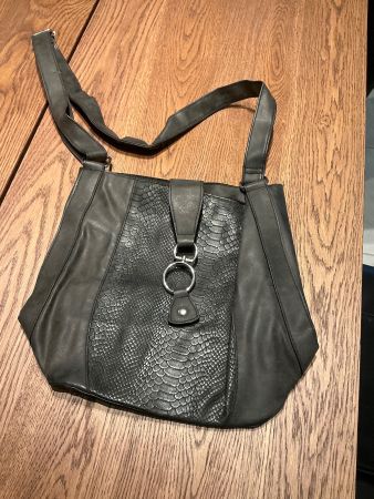 Tolle Schultertasche Kunstleder stylisch geräumig