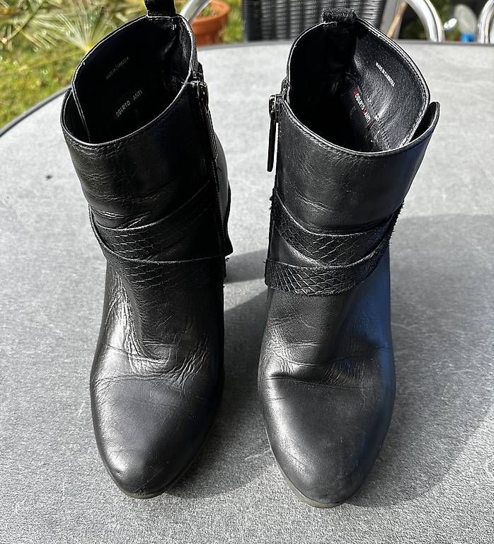 Scarpe da donna: Stiefeletten schwarz, Gr. 40 – Usato da Thalwil venduto da and_fdf5