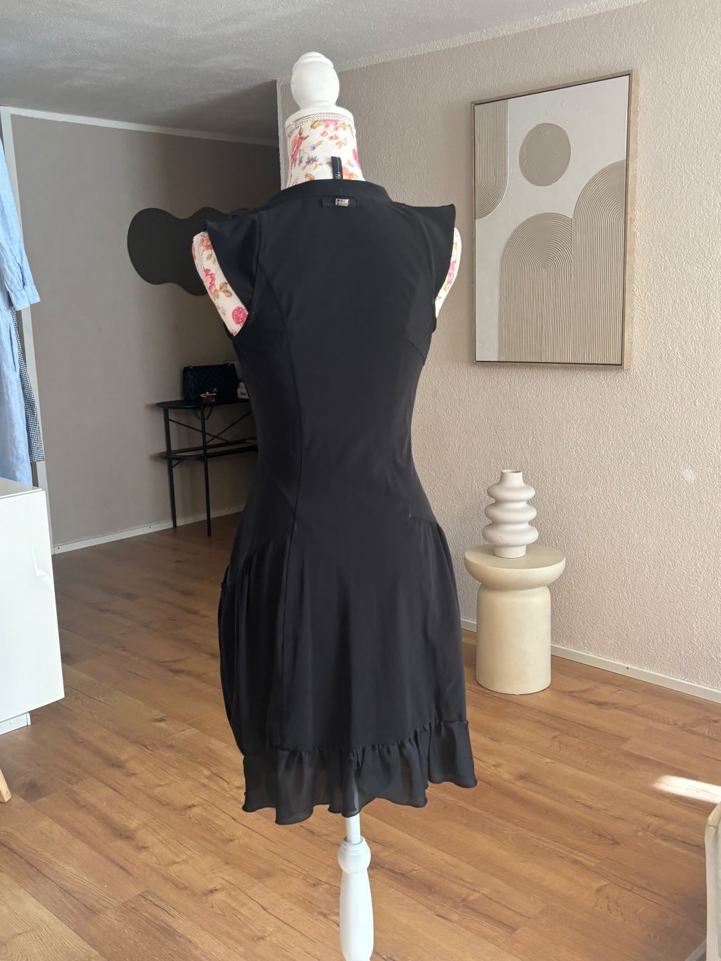 High Vestiti: High Use Black Dress – Usato da St. Margrethen SG venduto da dijanaO 2