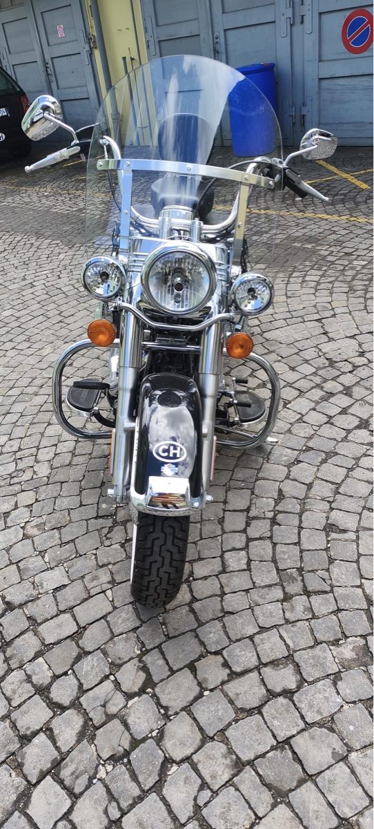 Harley-Davidson Chopper: Harley-Davidson Heritage Softail Classic, FLSTC, 2016 – Usato da Künten venduto da Schnaepplihuus 1