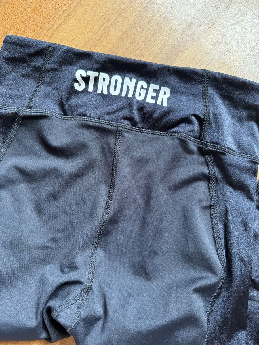 Leggings: Schwarze Sport Leggings "Stronger" – Usato da Schönenbuch venduto da Corinne040