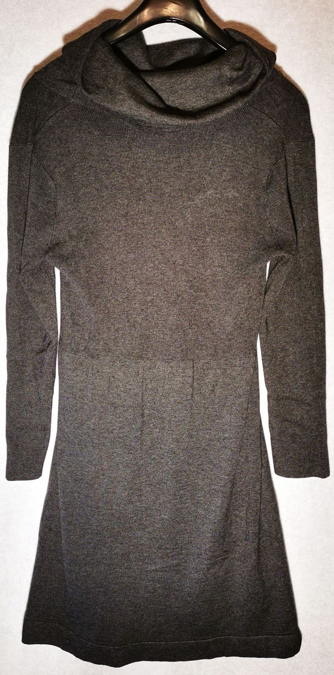 Vestiti: Kleid mit Rollkragen, grau – Usato da Herisau venduto da byToxiiiical