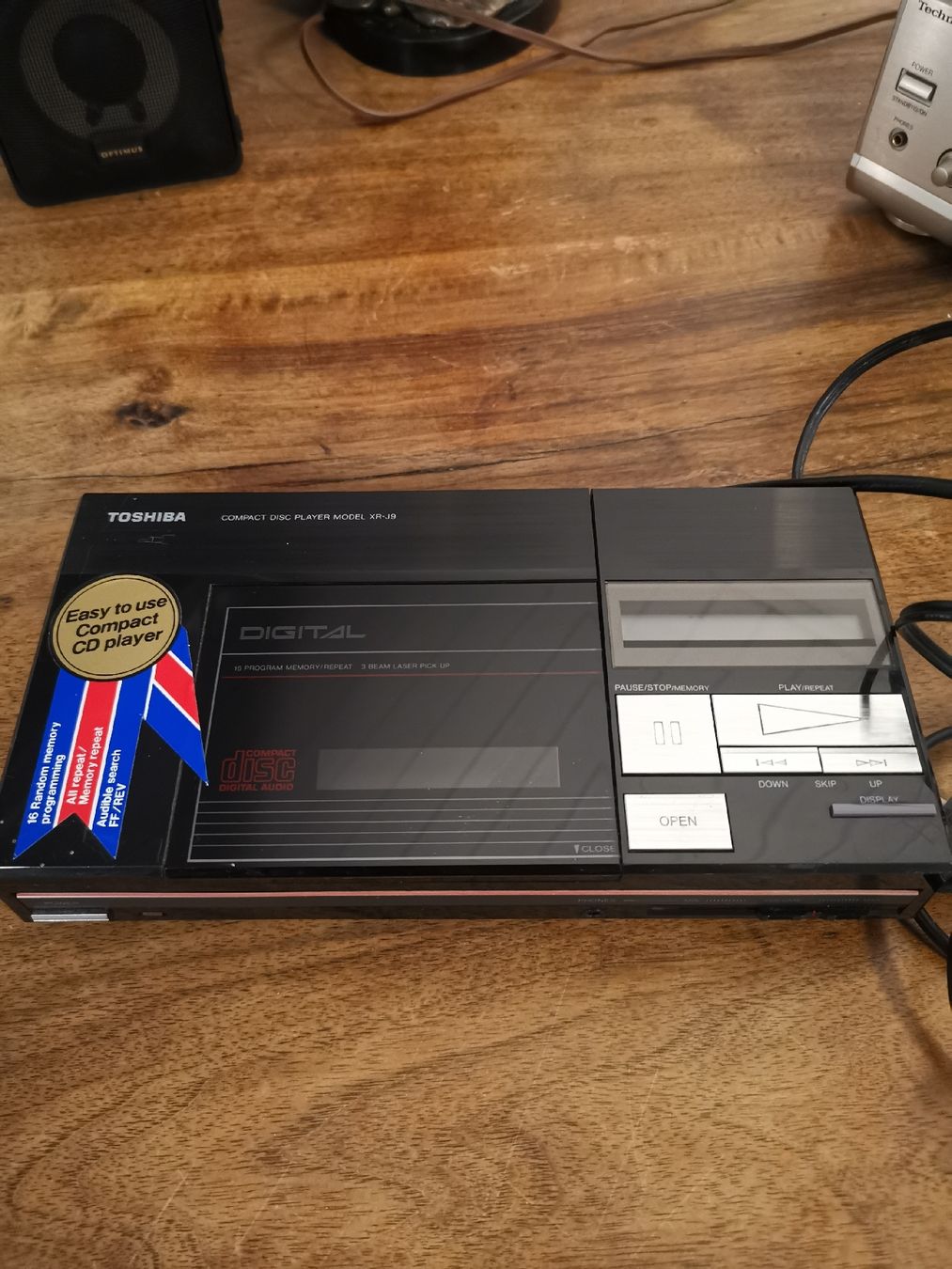 Tragbarer Mediaplayer: TOSHIBA compact disc player XR-J9 – Gebraucht aus La neuveville von Madmax1979