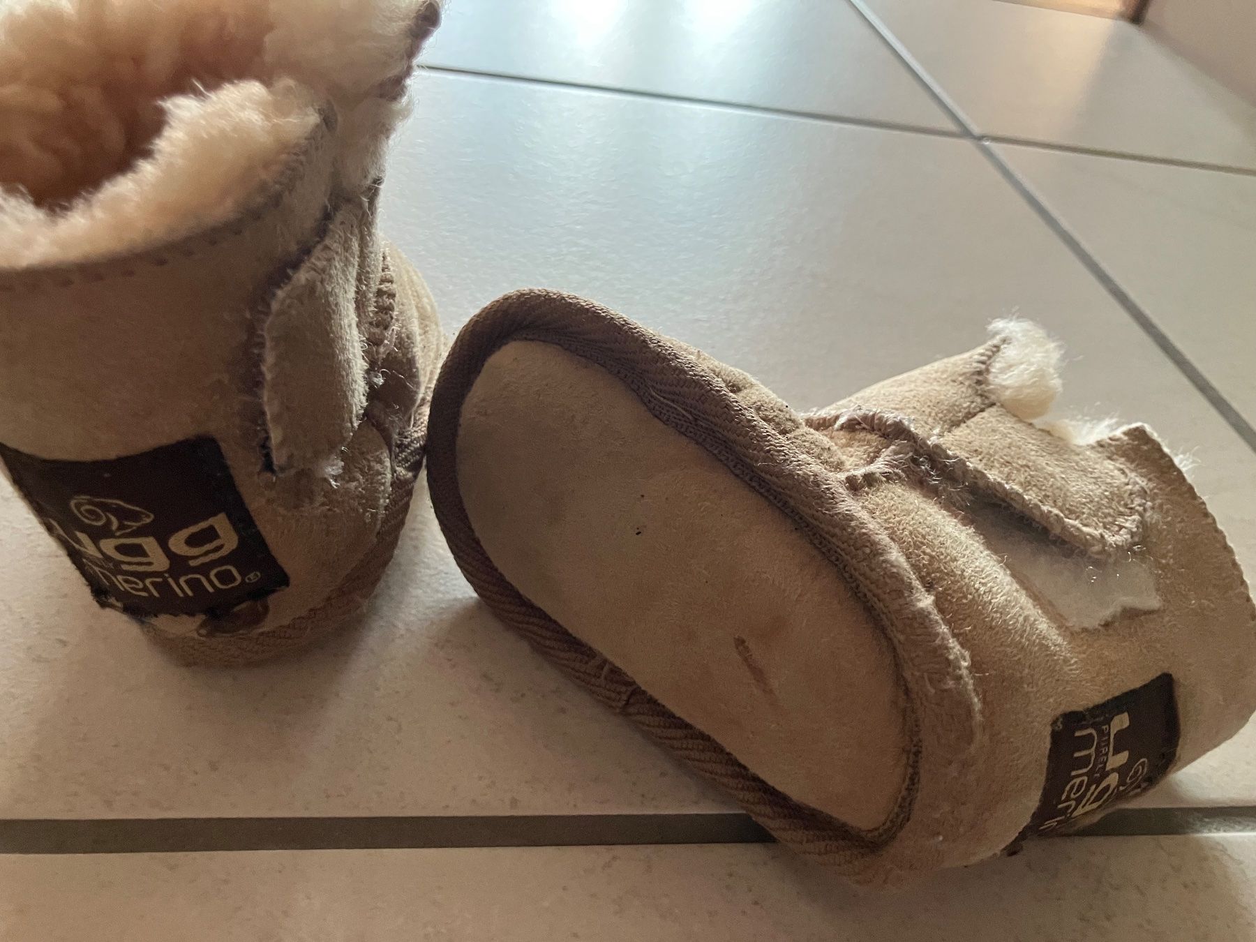 Ugg Chaussures garçon: UGG Boots Baby 16-18 – D'occasion à Chur par steffeli04 2