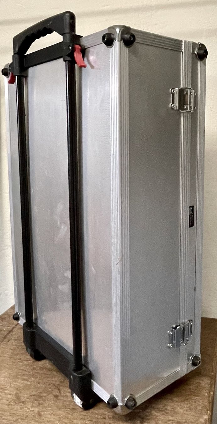 Reisekoffer: ALUMINIUM ROLLKOFFER/ FLIGHTCASE von BwH – Gebraucht aus luzern von Glieve