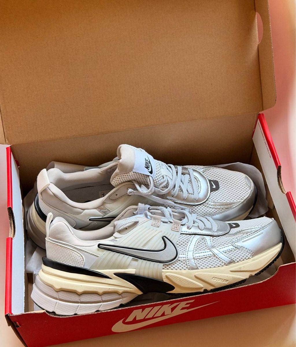 Nike Scarpe da uomo: Nike Sneakers V2K Run   – Nuovo e nell'imballaggio originale da Bern venduto da gos_v7yj 6