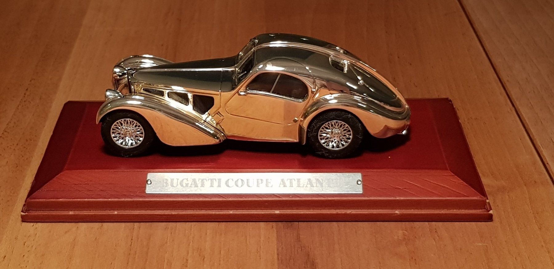 Modellini d'auto: Bugatti Atlantic Gold 1/43 – Usato da posieux venduto da Avus02 2