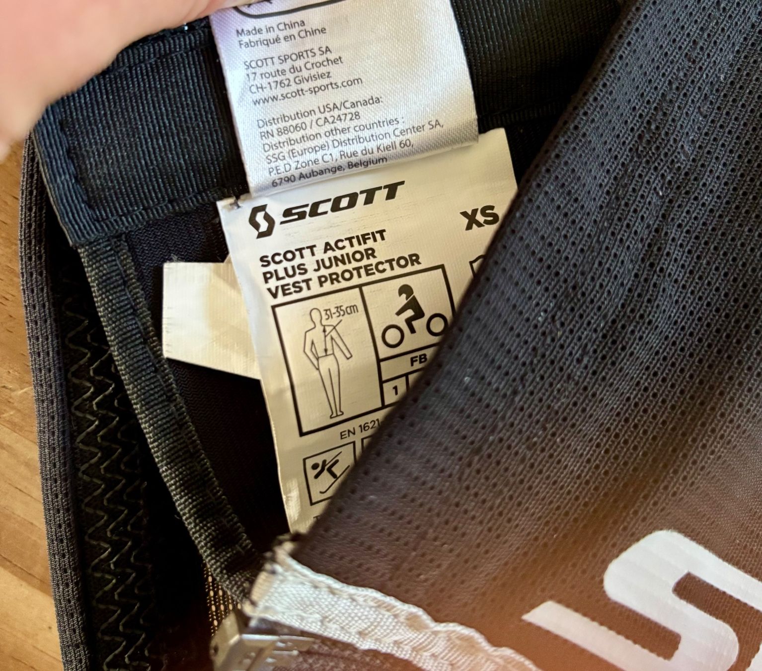 Protections: Scott Rückenprotektor Actifit Plus Junior XS – D'occasion à Chur par pomarenzli4 4