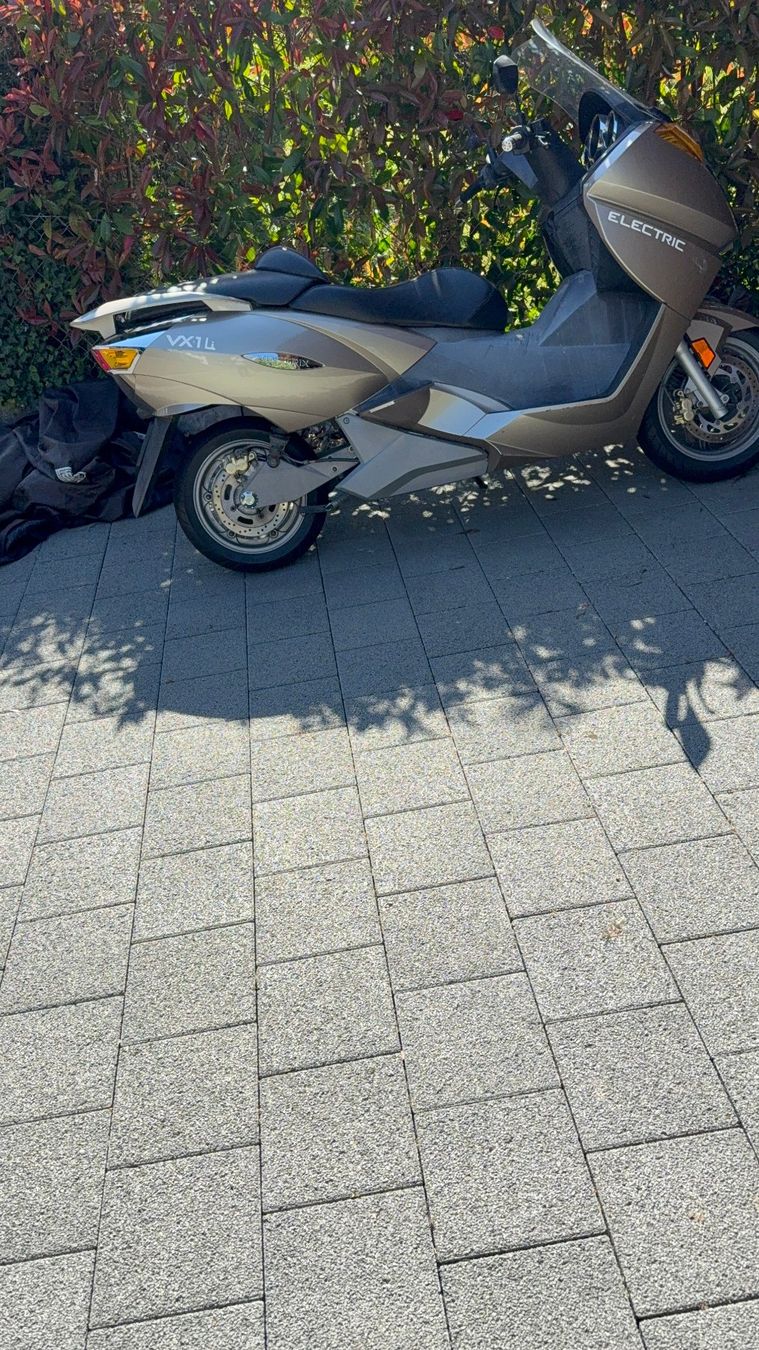 Veicoli elettrici: Elektro Vectrix Maxi Scooter VX1 Li – Usato da Hünibach venduto da Mdm071 7