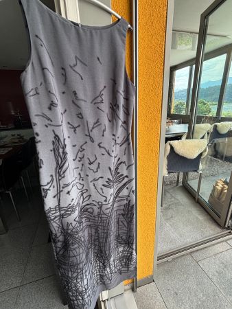 Kleid Grösse 36, mit seitlichem Schlitz, Citylife