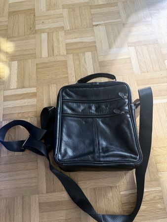 Umhaengetasche Leder schwarz Herren Tasche crossbody Bag gut