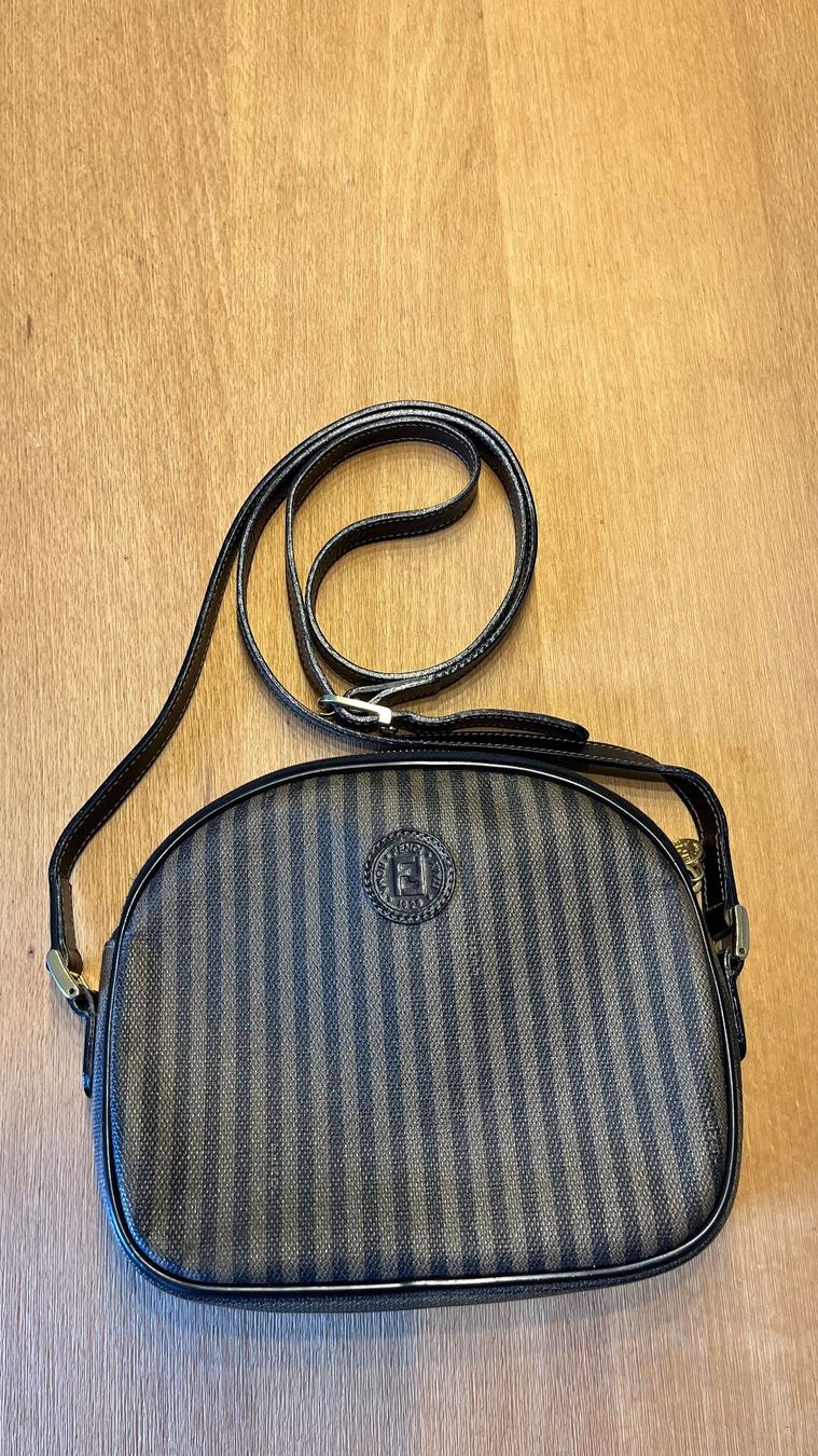 Fendi Borse da donna: Vintage Tasche Fendi – Usato da Roggwil BE venduto da KarotteV