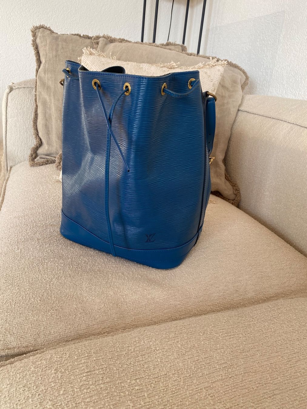 Louis Vuitton Taschen für Damen: Louis Vuitton Noe Beutel blau, Vintage – Gebraucht aus Alosen von .AMEA. 1