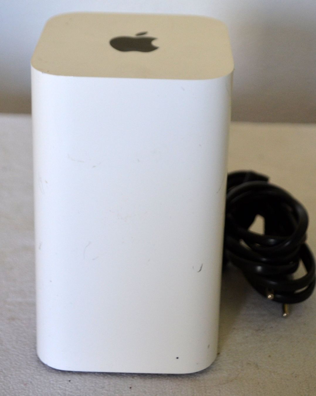 Apple Dischi rigidi: Apple Airport Time Capsule A1470 2TB – Usato da Collonges venduto da arashee 1