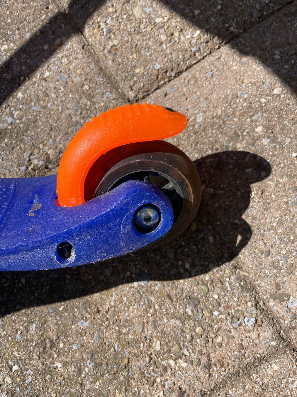 Micro Fahrzeuge für Kinder: Trottinette Mini Micro 3 roues bleu – Gebraucht aus Longirod von vin_hn9m 2
