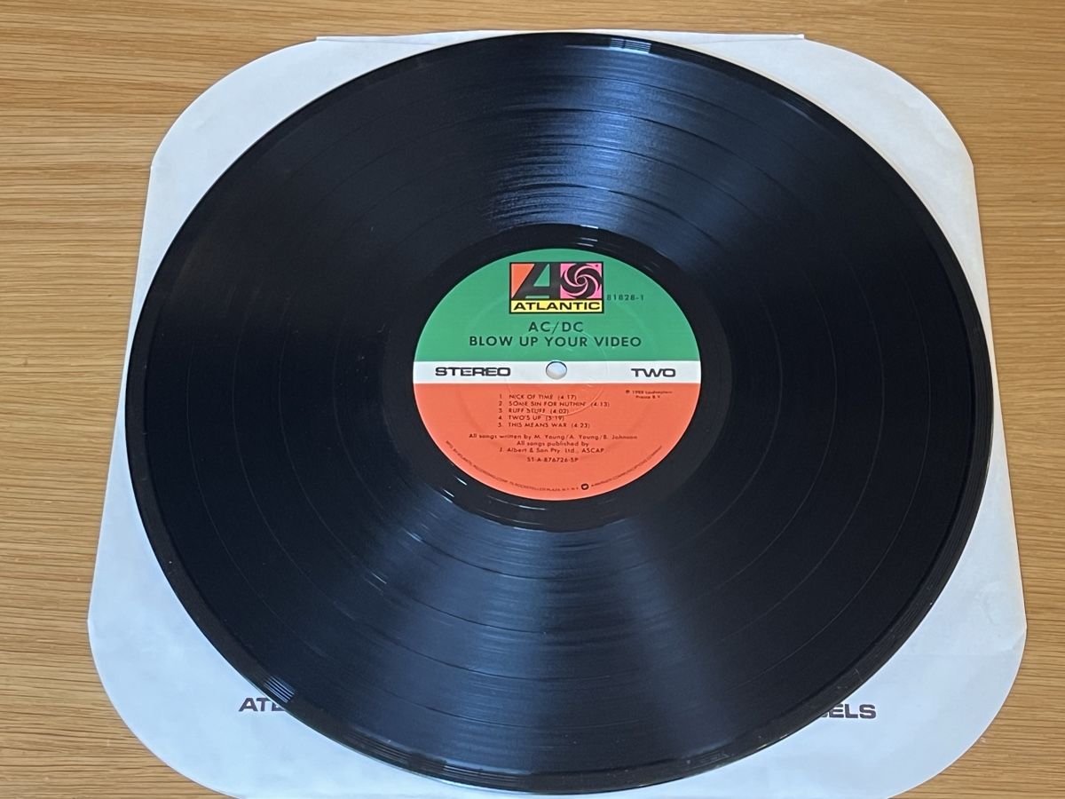 Dischi in vinile: AC/DC Blow up your Video Lp USA – Usato da Basel venduto da Vinyloase 4