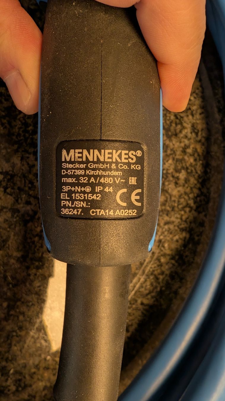 Mennekes Cavi: Top Mennekes Typ 2 Ladekabel – Usato da Berg (Dägerlen) venduto da Cbrkuh 1