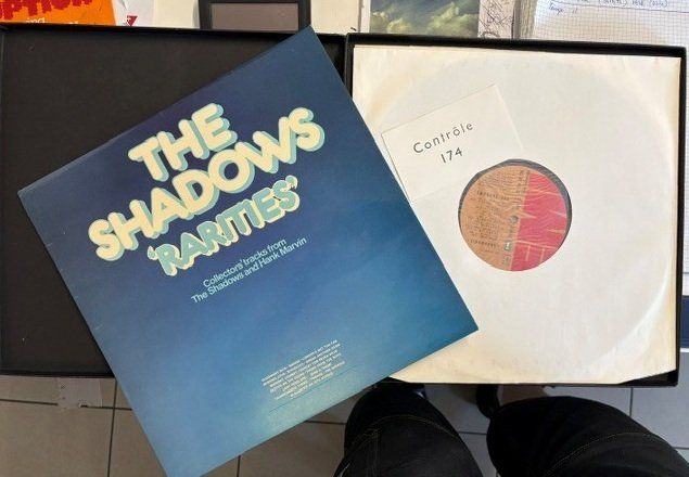 Schallplatten: 3 Coffrets Country/Jazz/Shadows – Gebraucht aus Cortaillod von huggyz 7