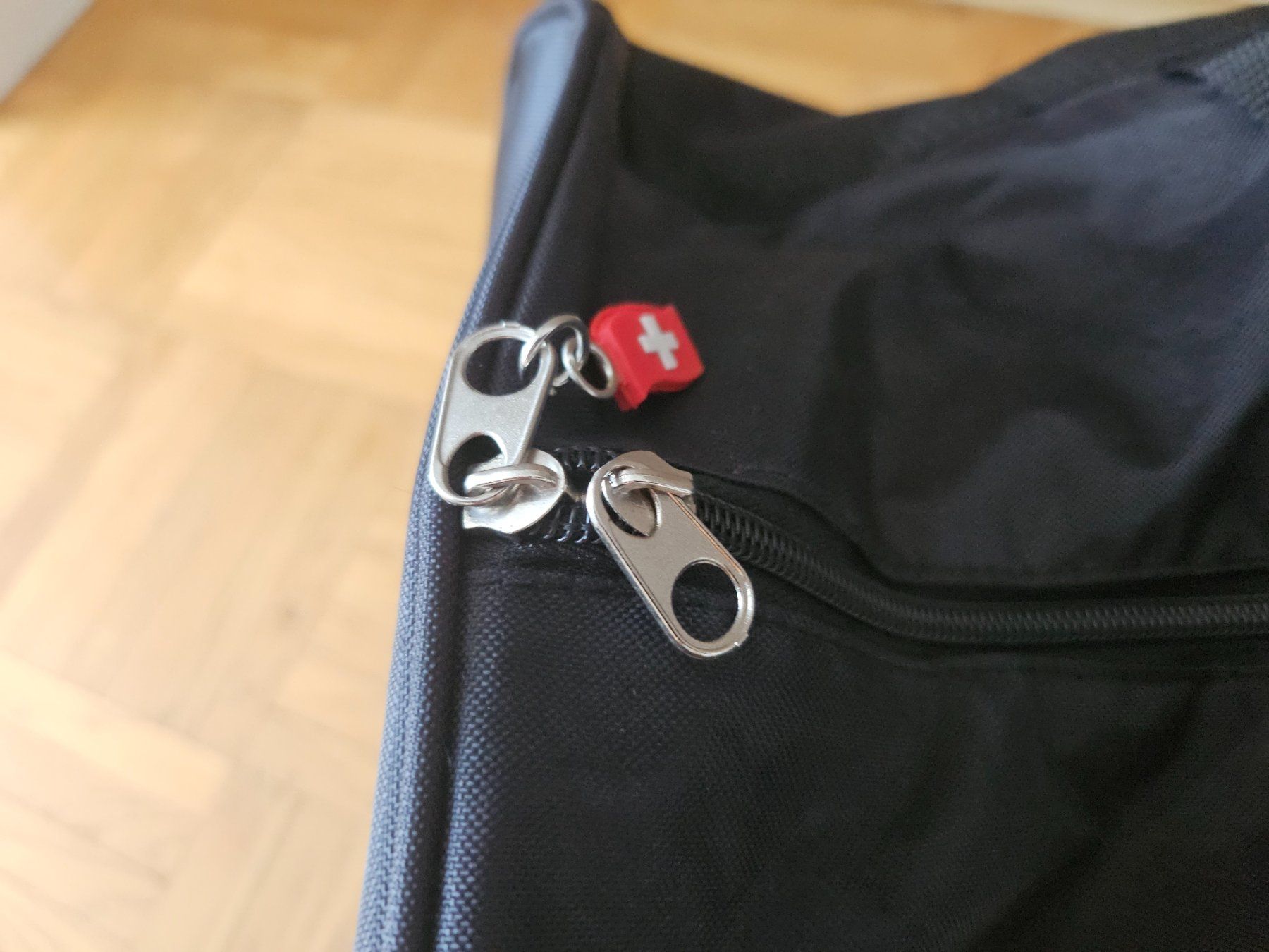 Taschen: Diverse Swissvax Taschen – Gebraucht aus Landquart von Spirit6 5
