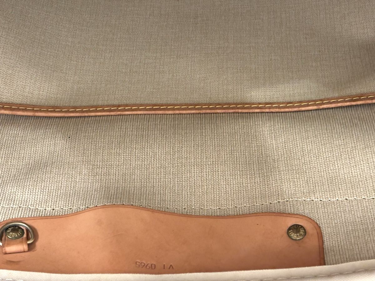 Louis Vuitton Valigie: Louis Vuitton Alize 24H Monogram Travel Case – Usato da Winterthur venduto da Atelier.W.Maison 9