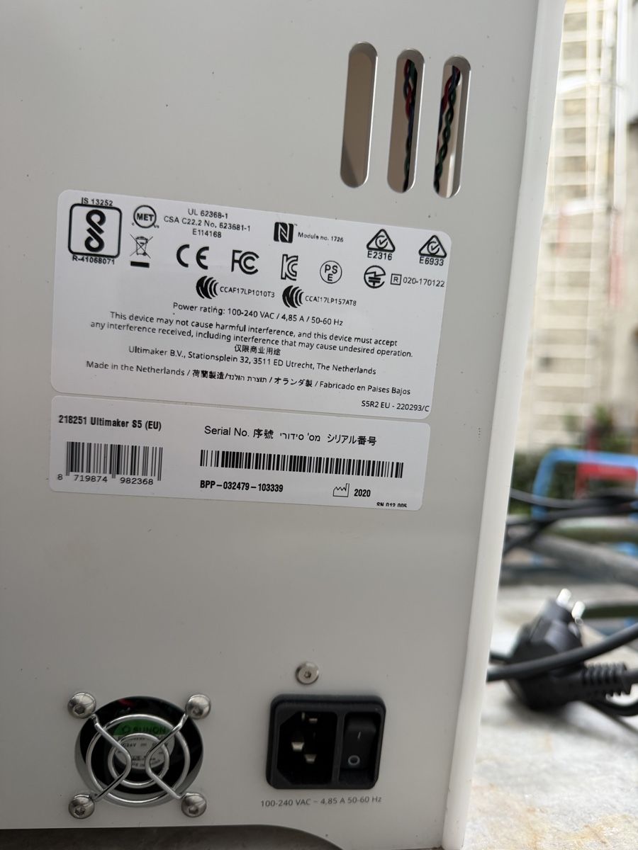 Ultimaker 3D Drucker: 3D Drucker UltiMaker S5 – Gebraucht aus Basel von zove 3