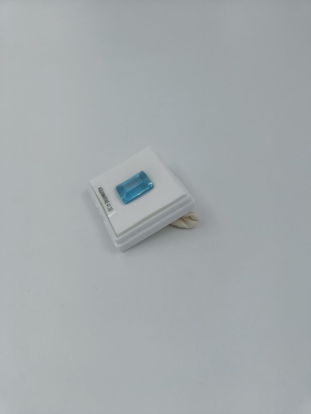 Pietre preziose: 1 AQUAMARIN 41.20 CT. – Usato da Luzern venduto da EdiGem 1