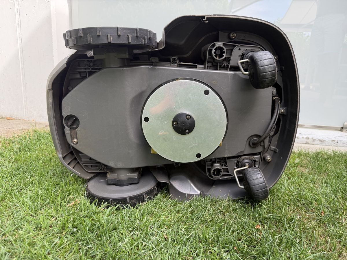 Husqvarna Rasenmäher: Husqvarna Automower 415x – Gebraucht aus Flawil von bso01 7