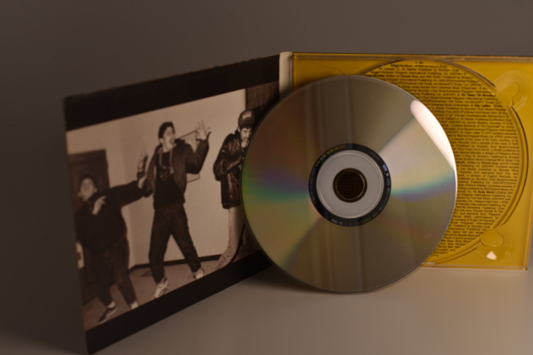 CDs: Beastie Boys - Solid Gold Hits (CD Album) – D'occasion à Azmoos par greenstone13 2