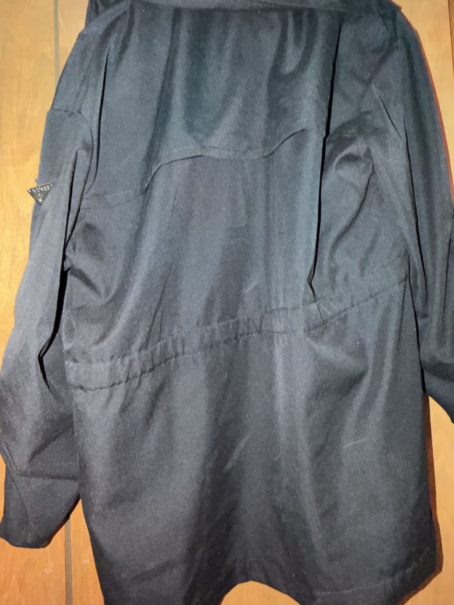 Guess Jacken: Guess Jacke Grösse S neuwertig – Neu (gemäss Beschreibung) aus Recherswil von luca_v 1