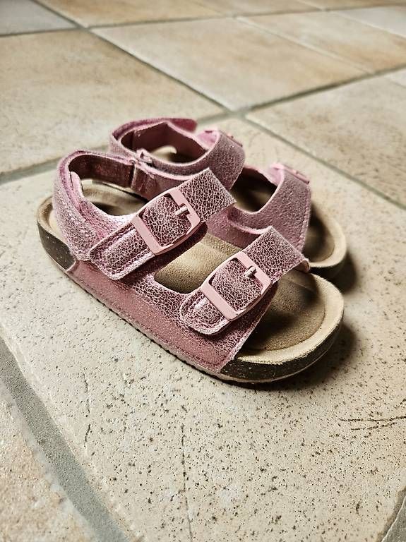 Chaussures filles: Sandalen Gr. 26,5 – D'occasion à La Heutte par tau_5vvl