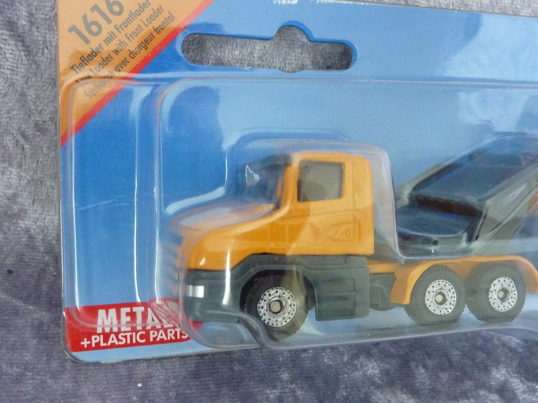 Siku Modellautos: Tieflader mit Frontlader 1616 Siku – Neu und originalverpackt aus Dürrenäsch von Cobra1ch 1