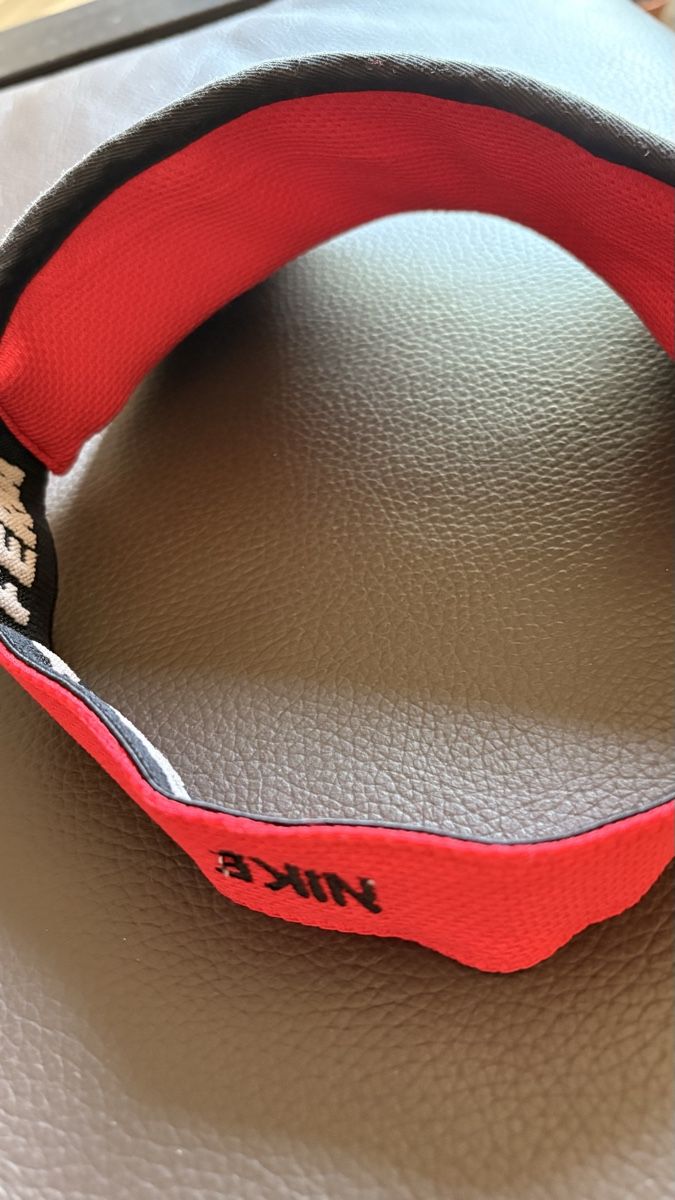Nike Copricapi, berretti & cappellini: Nike Visor Kappe Rot Féria Caps gut erhalten – Usato da Basel venduto da ann_7w6q 4