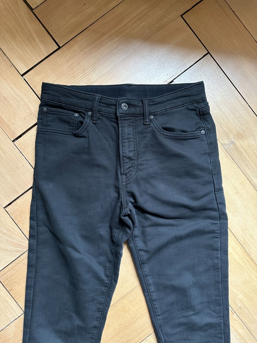 Uniqlo Jeans: UNIQLO - Ezy Jeans schwarz S – Usato da Zürich venduto da Diazaio 1