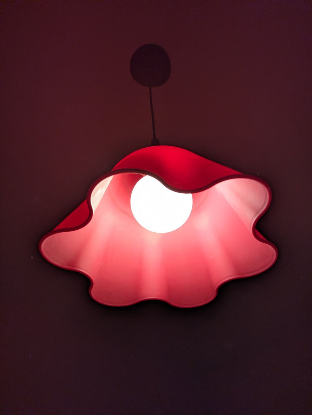 Lampadari & plafoniere: Rote/Magenta Lampe, Deckenlampe, Hängelampe – Usato da Wettingen venduto da jqa