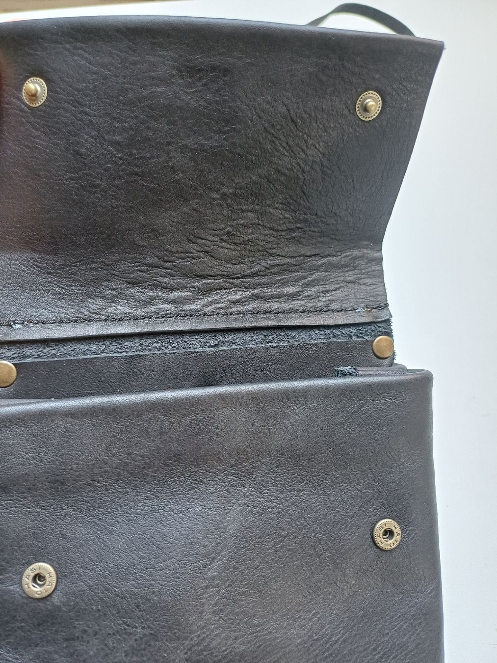 Borse da donna:  Leather Crossbody Bag Black NEW – Nuovo e nell'imballaggio originale da Dierikon venduto da oldmeetsnew 2