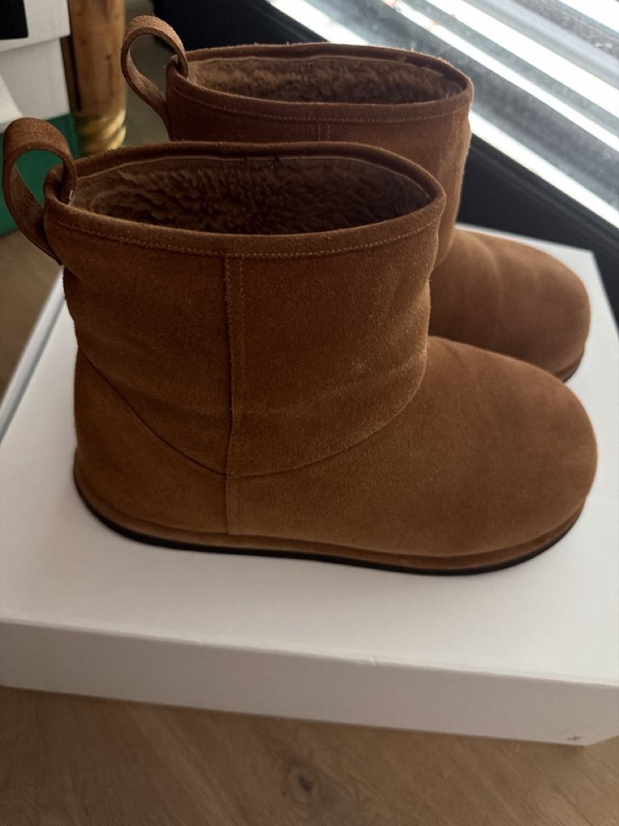 Scarpe da donna: Amina Muaddi suede boots – Nuovo (secondo la descrizione) da Genève venduto da val_rp9x 1
