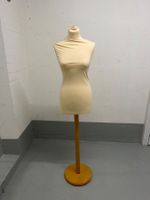 Schneiderpuppe Damen beige mit Holzstandfuss gebraucht