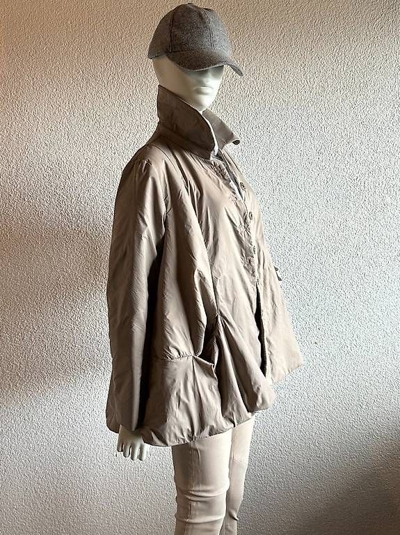 Giacche: Steppjacke in coolem Design, Gr. M/L – Usato da meggen venduto da Njamiro 4