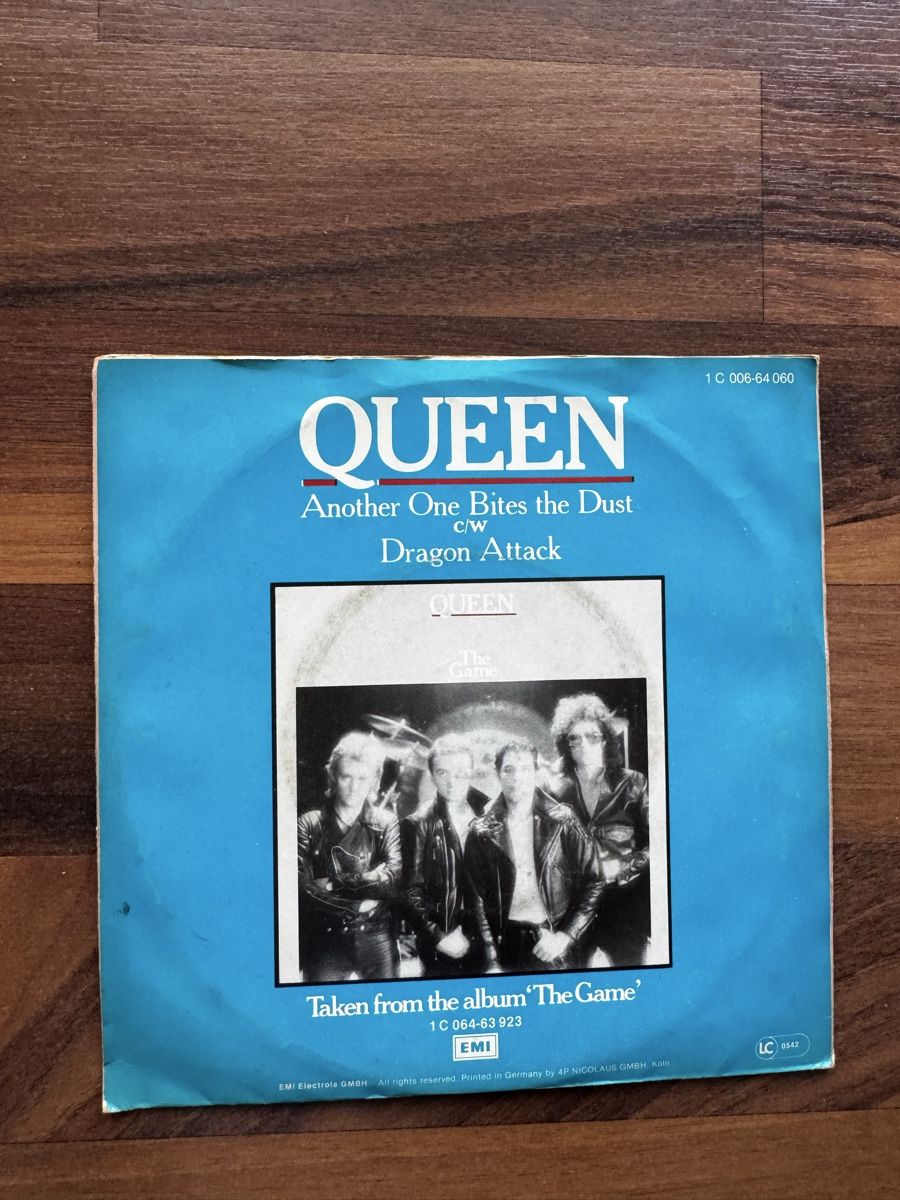 Schallplatten: Queen - Another One Bites The Dust - 7" Single - 80s – Gebraucht aus Rorbas von BlackstarRecords 1
