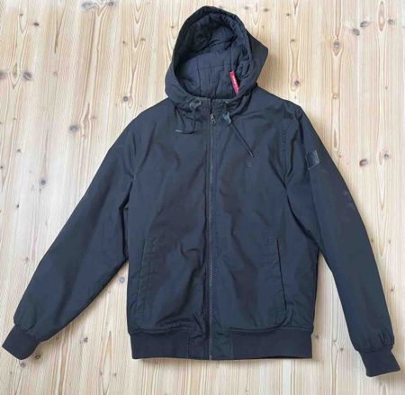 Element Wolfeboro Jacke schwarz Kapuze Grösse M gebraucht