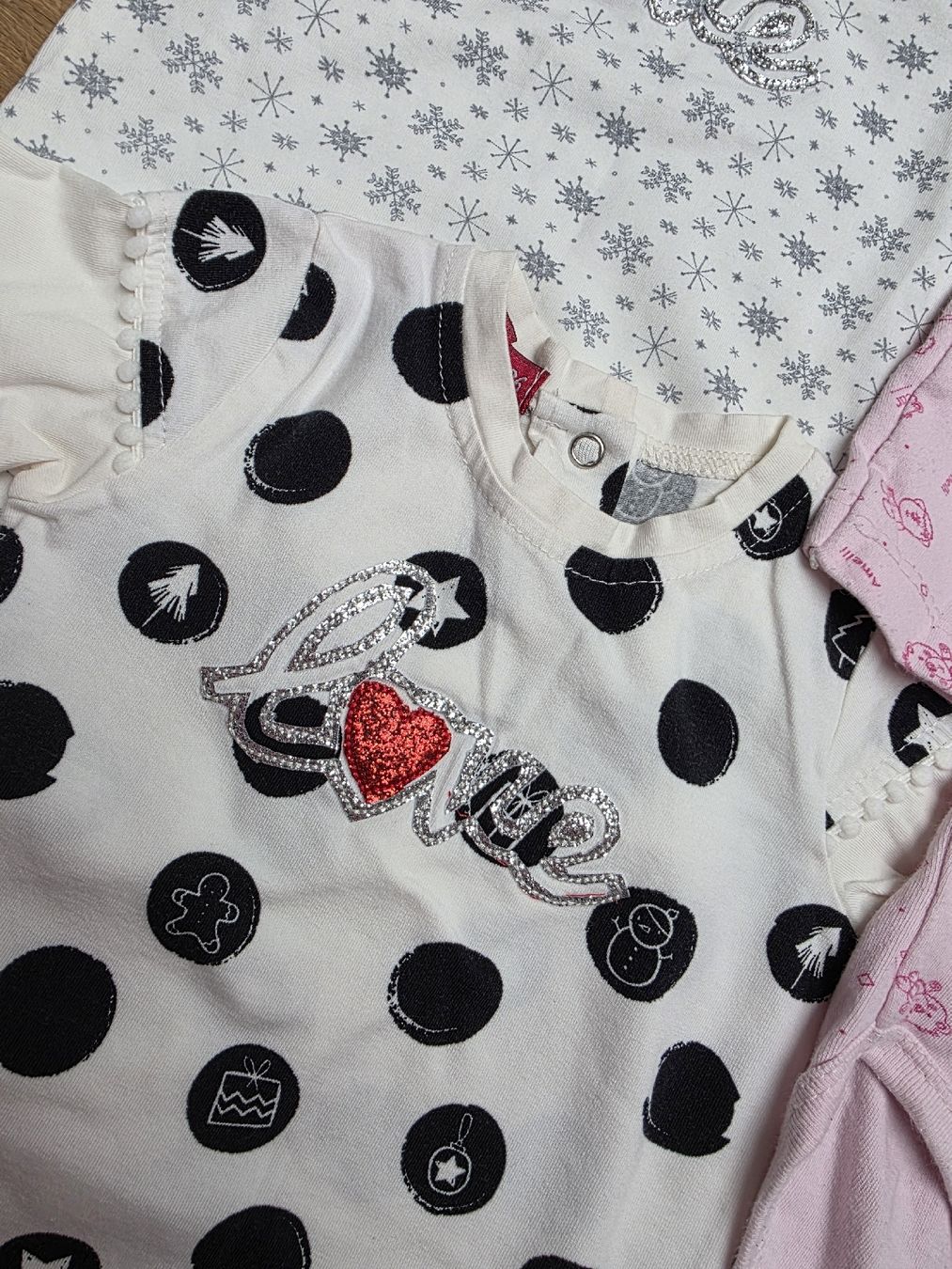 Lotti & Set di vestiti: Baby-Bodys Gr. 86, 3er Set Mädchen, – Usato da Toffen venduto da ver_x68f 3