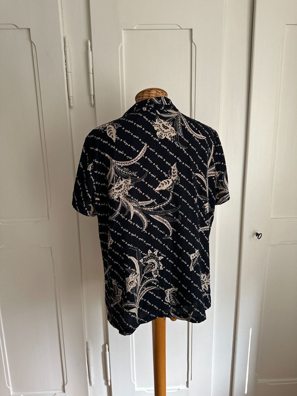 Camicette: EMMA JAMES - Vintage Bluse schwarz-beige M – Usato da Zürich venduto da Diazaio 2