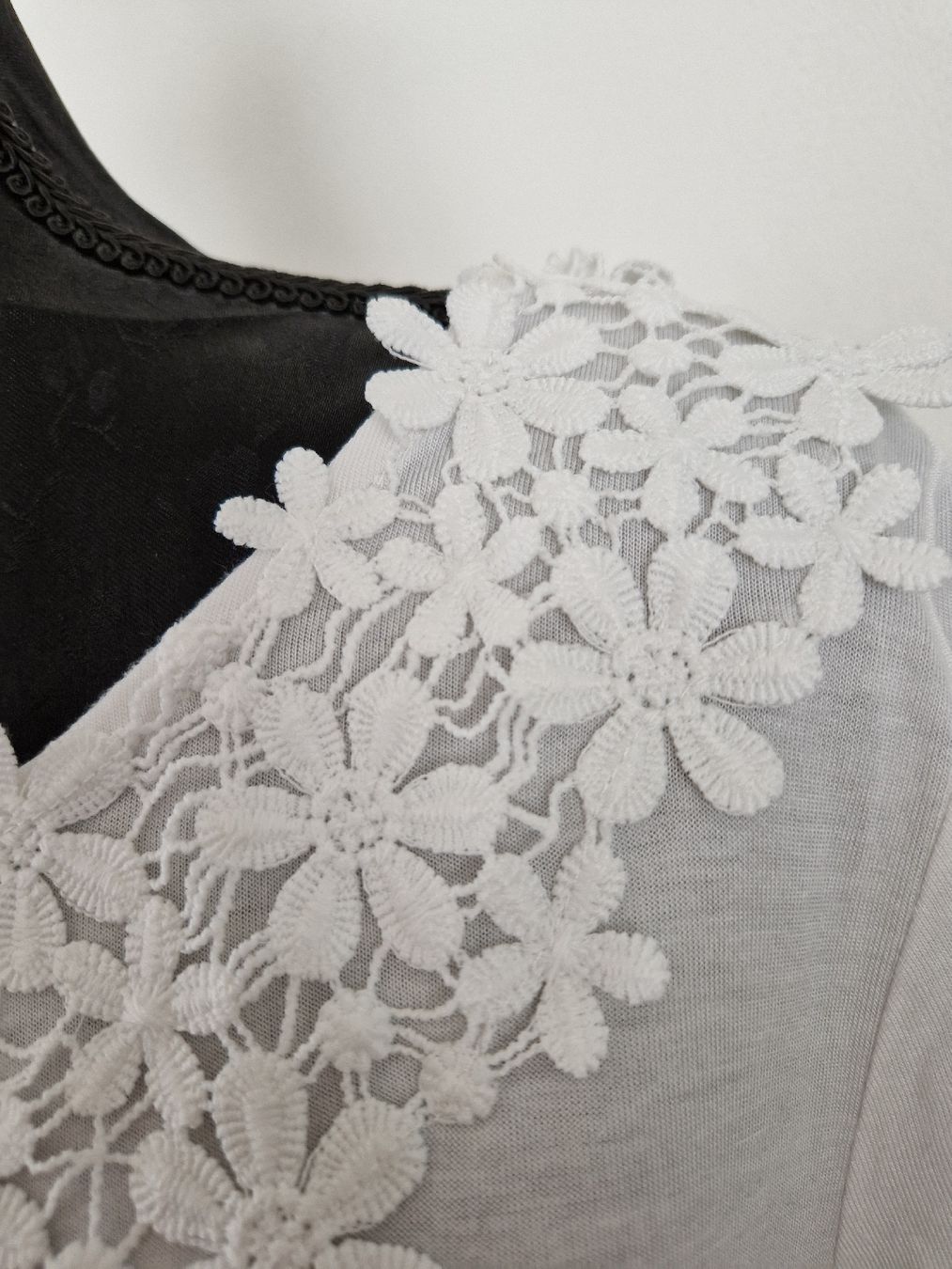 Lotti di vestiti: Tshirt und Cardigan, Gr. S – Usato da Nendeln venduto da allerliabschteszuegs 6
